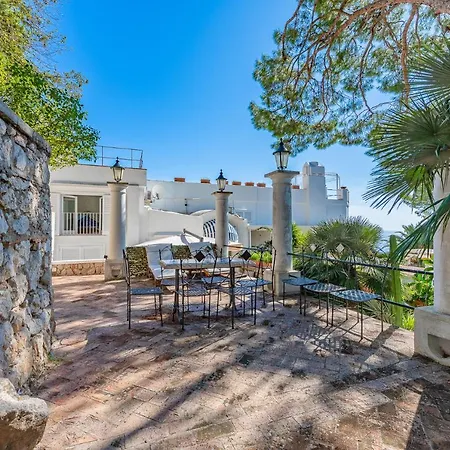 Alojamento de Acomodação e Pequeno-almoço Villacore Capri