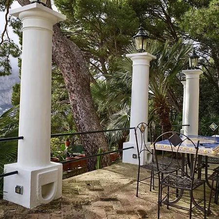 Alojamento de Acomodação e Pequeno-almoço Villacore Capri