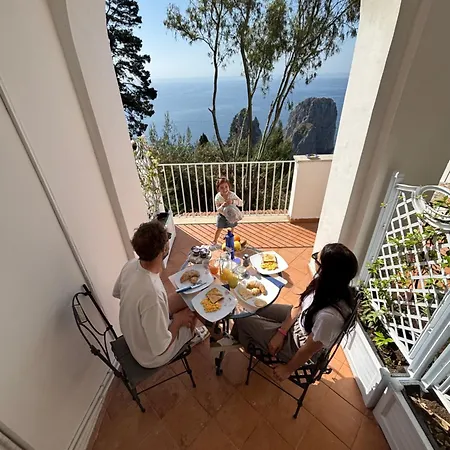 Alojamento de Acomodação e Pequeno-almoço Villacore Capri