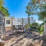 לינה וארוחת בוקר Villacore קאפרי